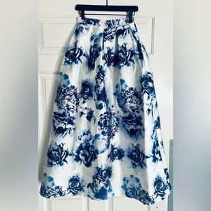 L’Atiste By Amy Floral Full Length Maxi Skirt Size Small.